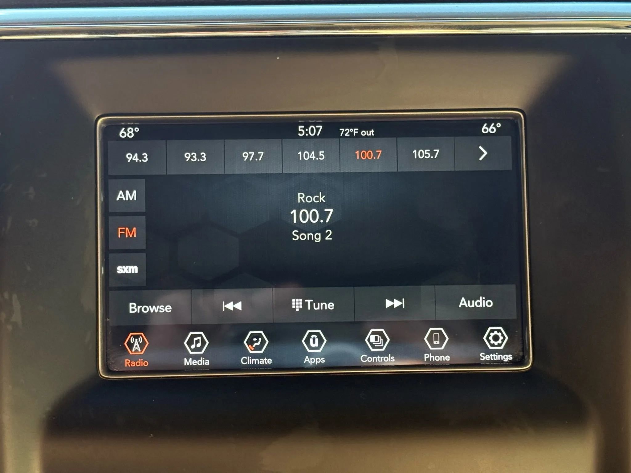 Used 2021 Jeep Grand Cherokee Laredo image 33