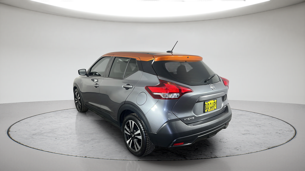 Used 2019 Nissan Kicks SV FWD image 5