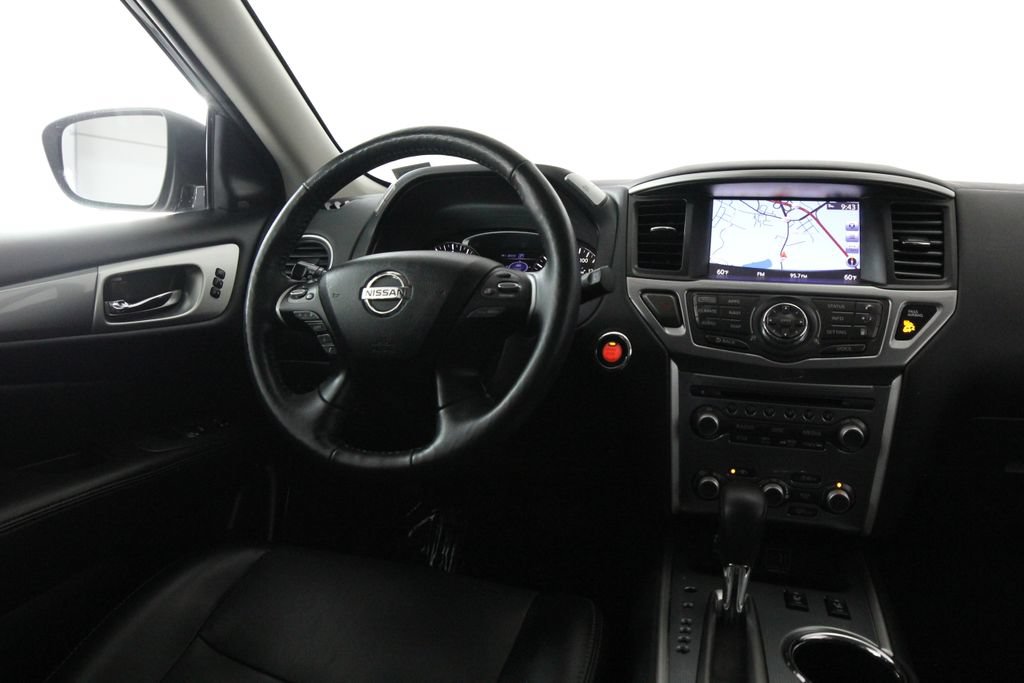 Used 2020 Nissan Pathfinder SL AWD/4WD image 10