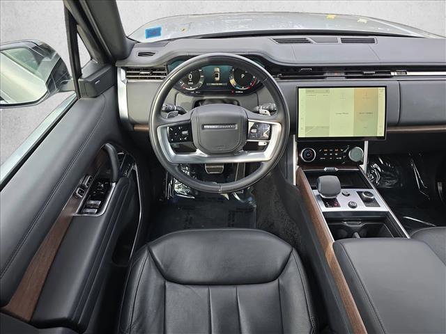Used 2023 Land Rover Range Rover SE image 16