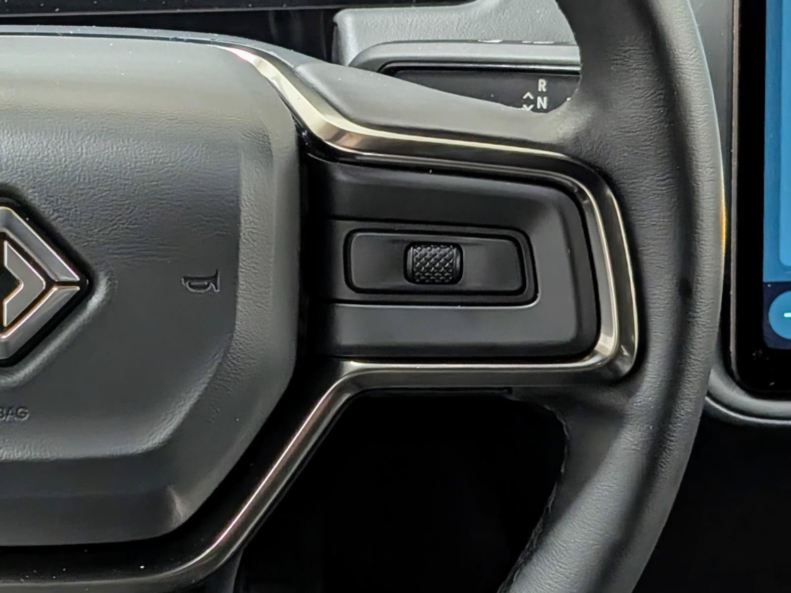 Used 2025 Rivian R1S Adventure AWD/4WD image 43