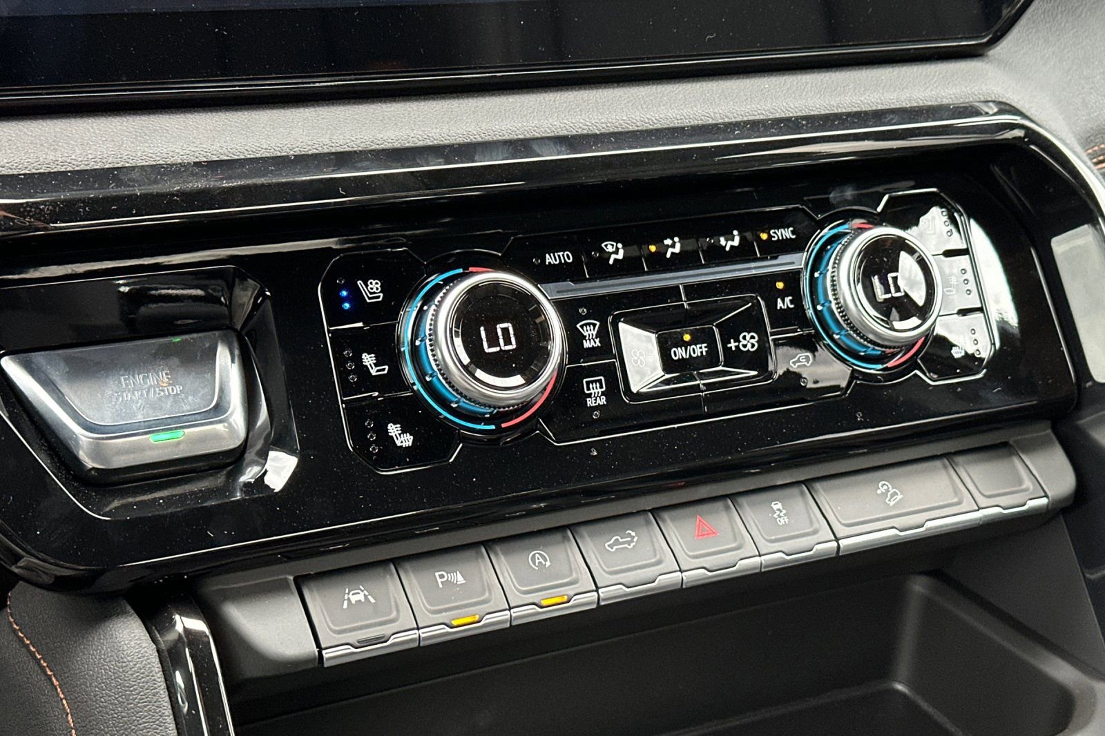 New 2026 GMC Sierra 1500 AT4 w/ LPO, Black Badging Package image 21