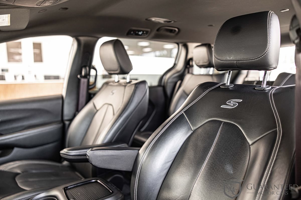 Used 2022 Chrysler Pacifica Touring-L w/ S Appearance Package FWD image 19