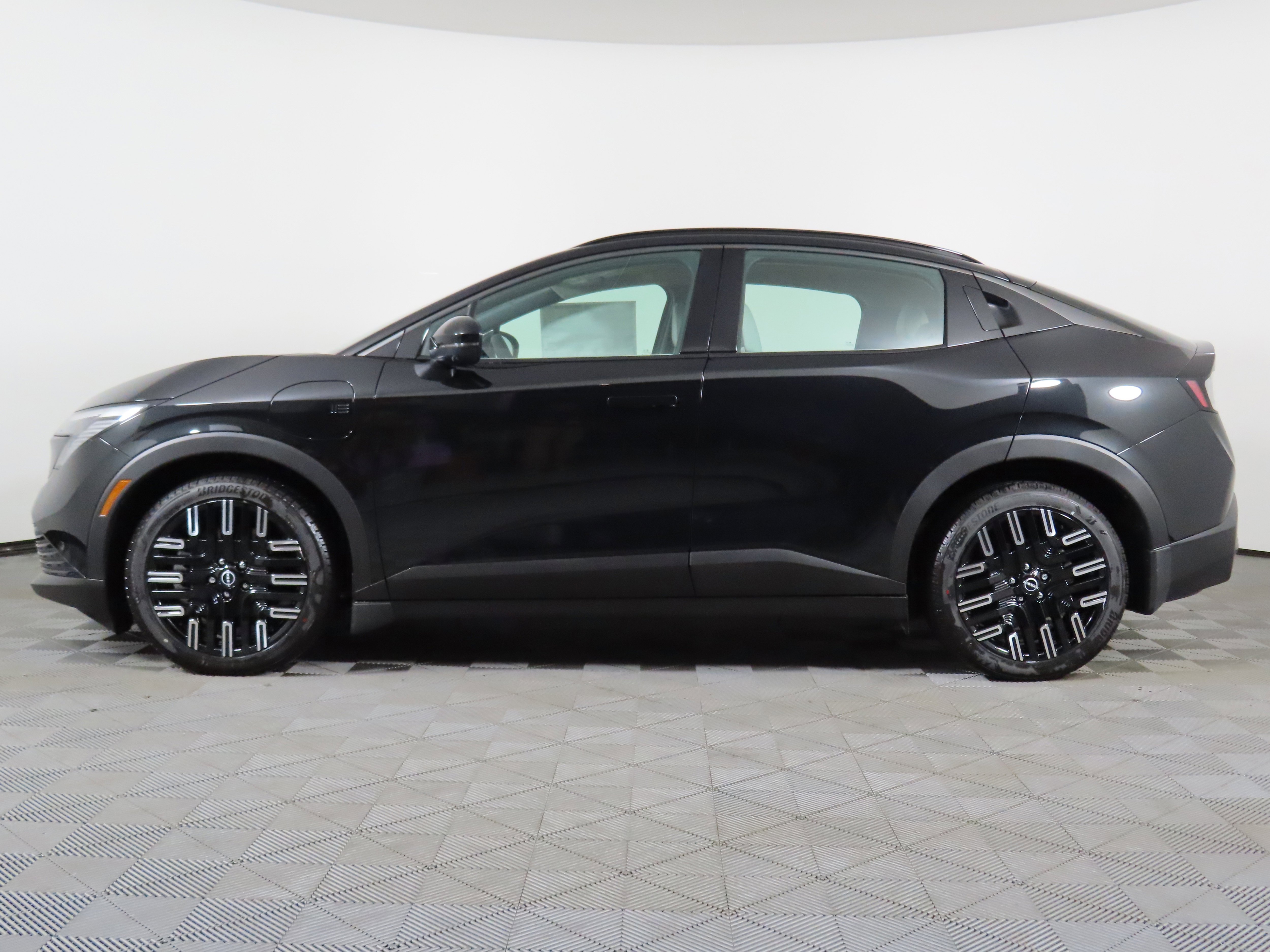 New 2026 Nissan Leaf Platinum+ w/ Cargo Package (Platinum+) image 15