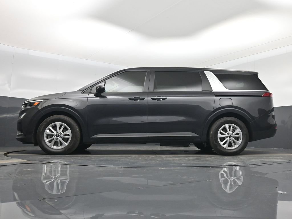 Used 2024 Kia Carnival LX image 15