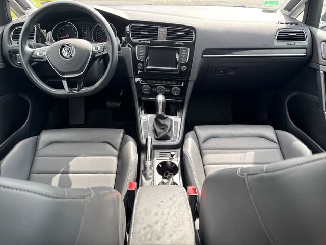 Used 2015 Volkswagen Golf S FWD image 18