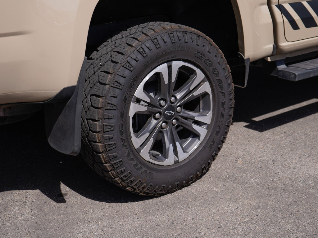 Used 2022 Chevrolet Colorado Z71 AWD/4WD image 14