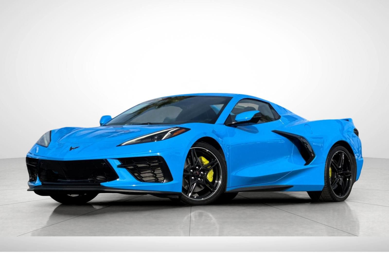 Used 2021 Chevrolet Corvette Stingray Premium Conv w/ Z51 Performance Package image 2