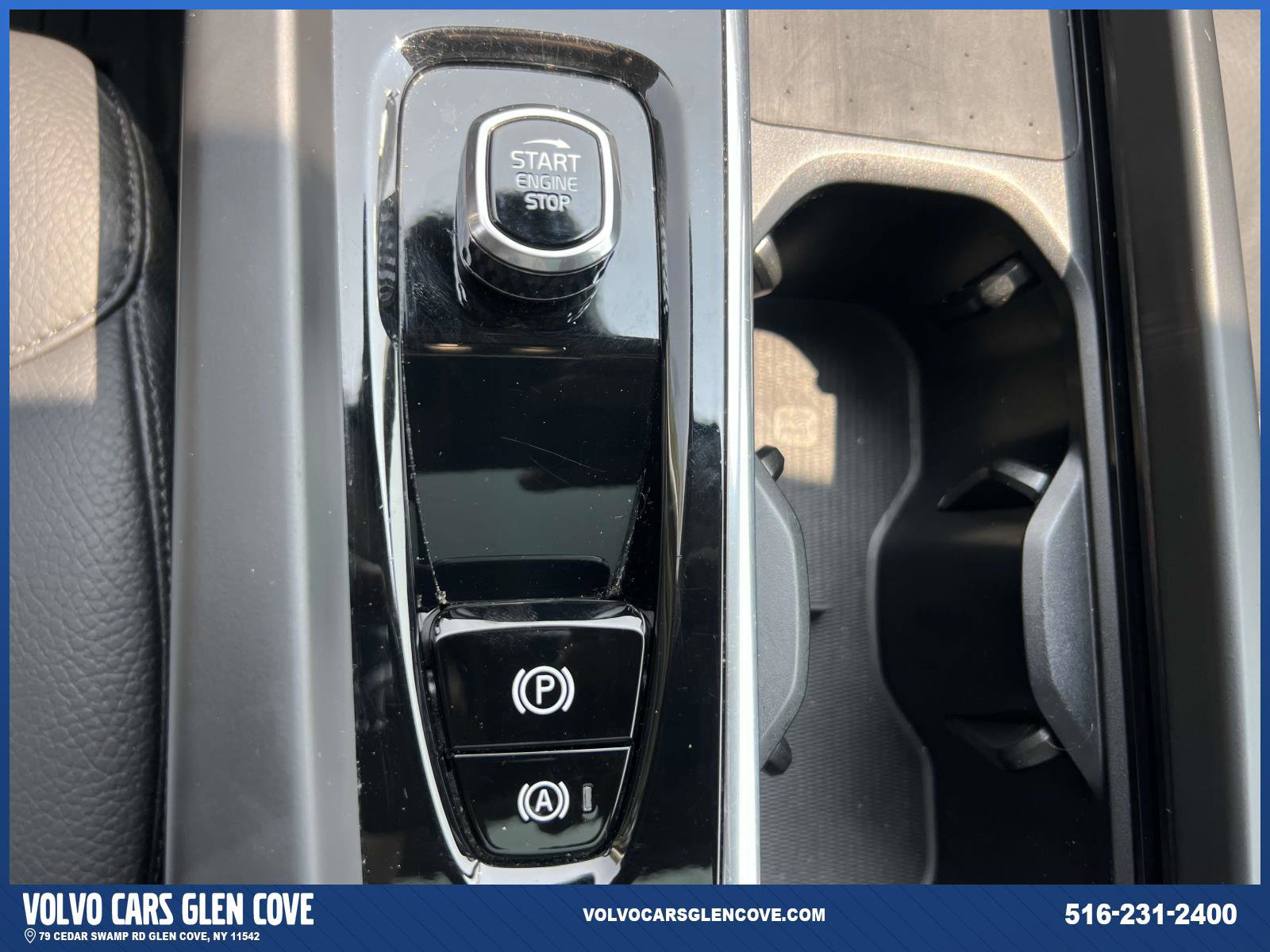 Certified 2022 Volvo XC60 B5 Momentum w/ Climate Package image 32