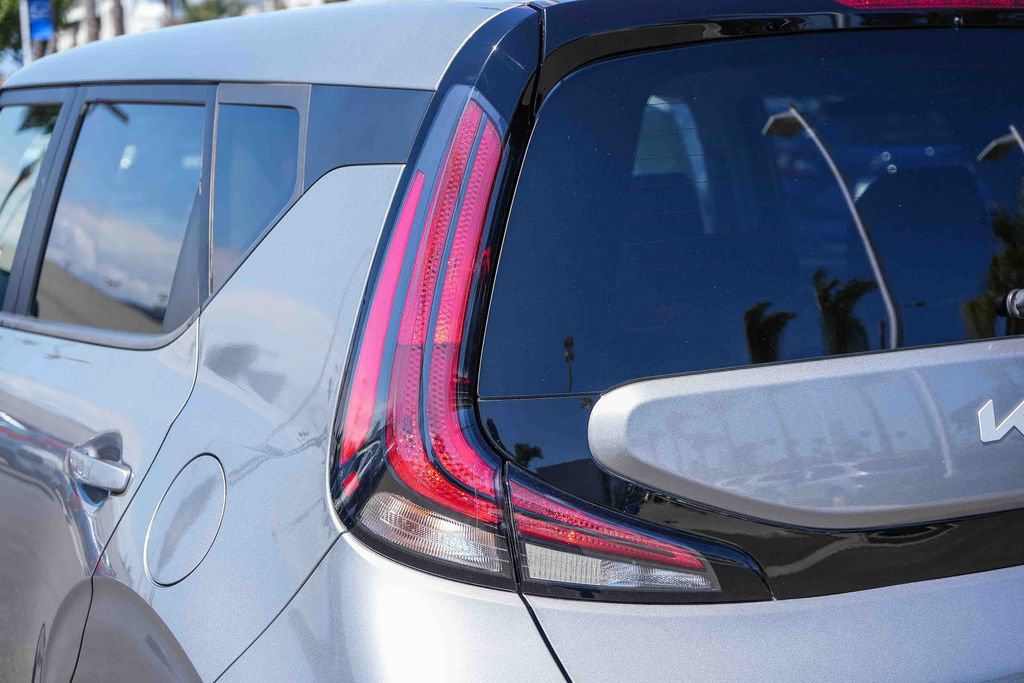 Used 2023 Kia Soul S FWD image 11