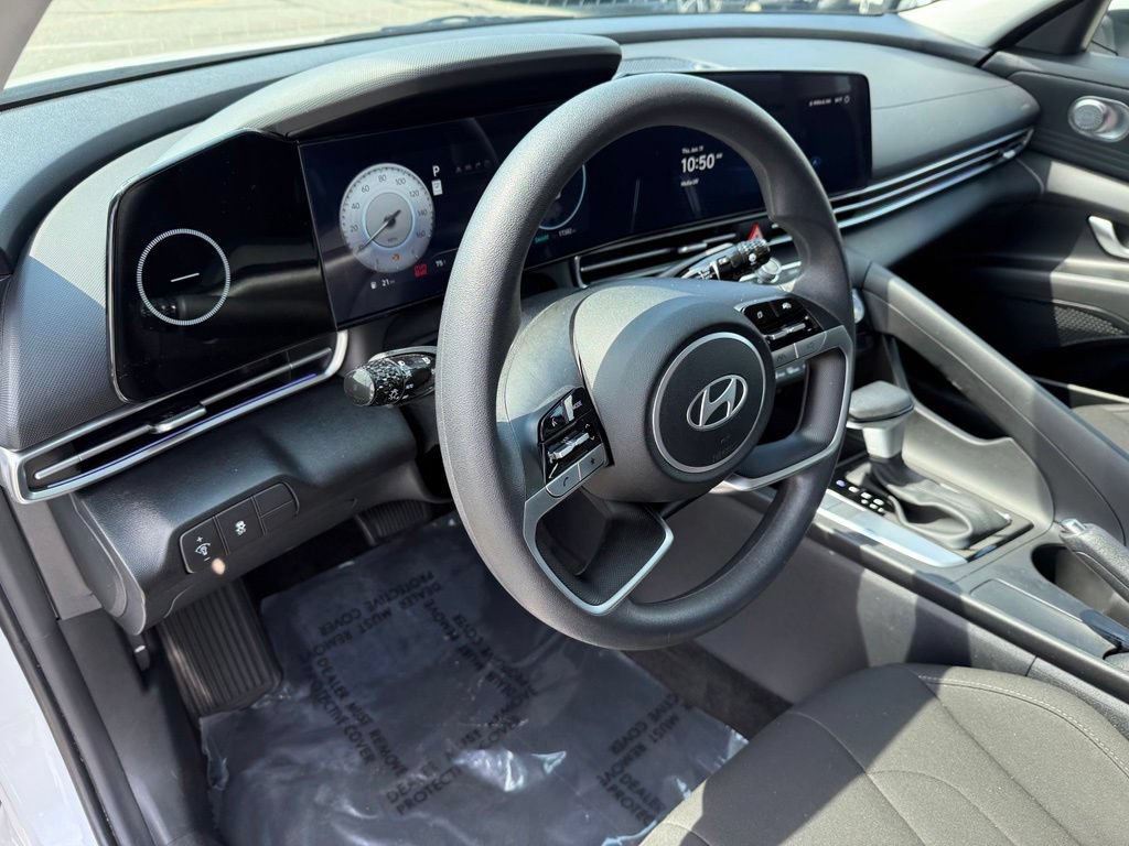 Certified 2024 Hyundai Elantra SEL FWD image 19