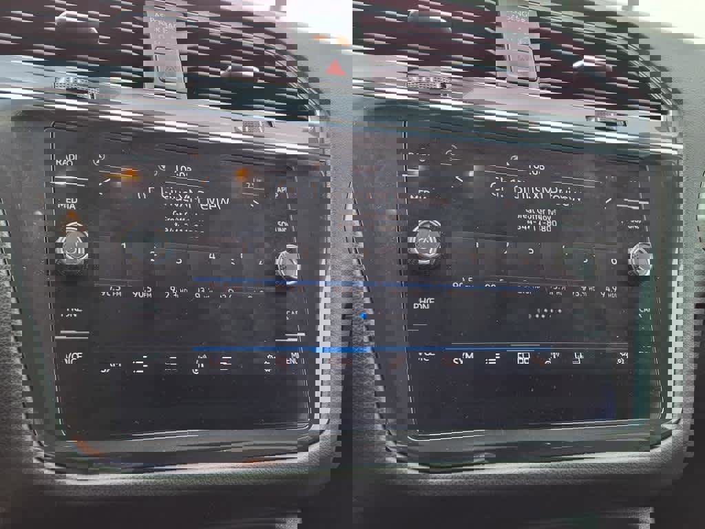 Used 2021 Volkswagen Tiguan SE image 16