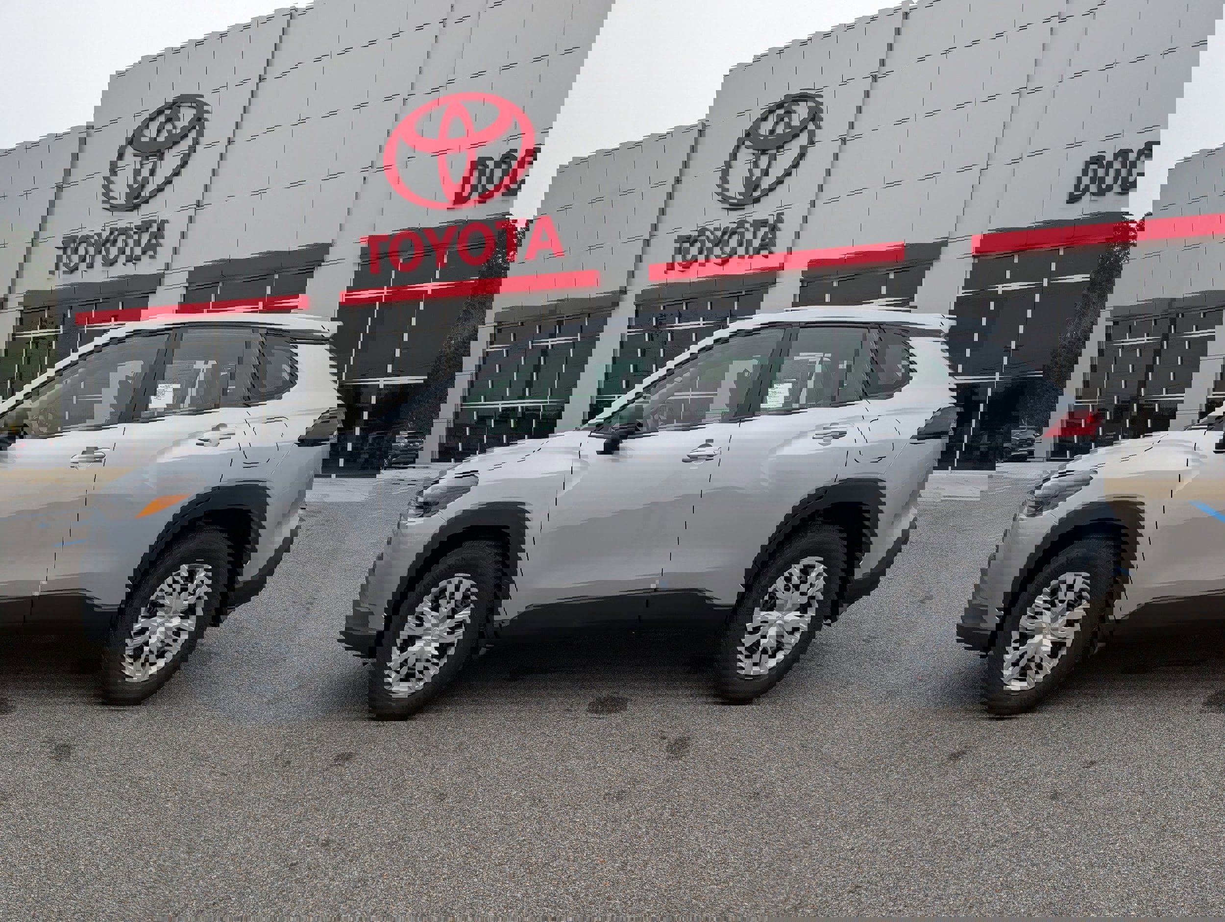 New 2026 Toyota Corolla Cross L image 2