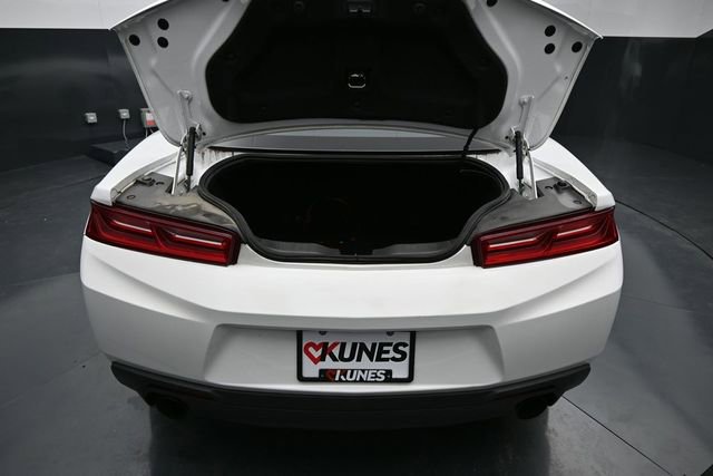 Used 2017 Chevrolet Camaro LT w/ Technology Package RWD image 9