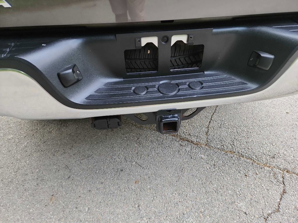 Used 2013 Toyota Tundra 2WD CrewMax w/ Tow Pkg image 9