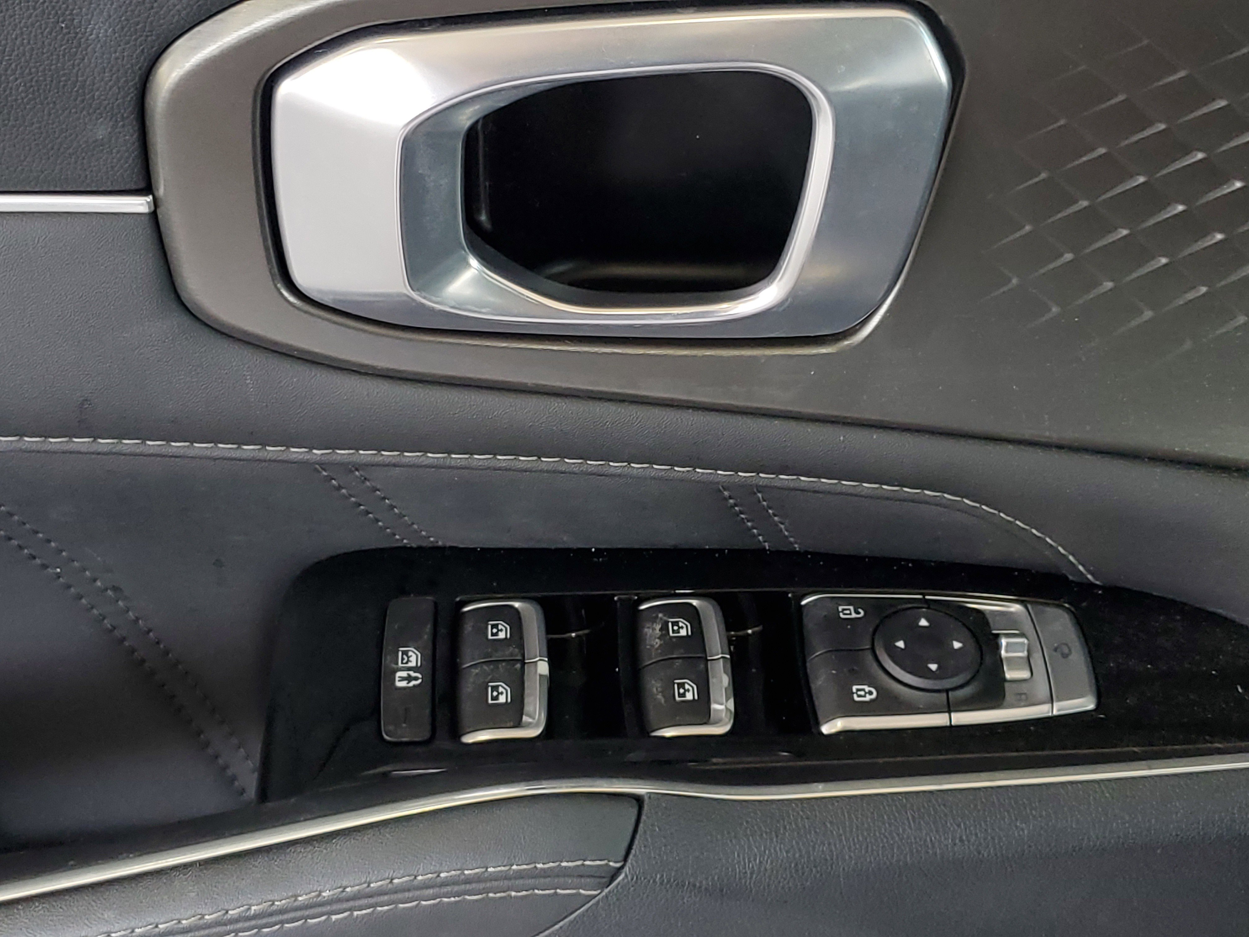 Used 2023 Kia Sorento SX image 15