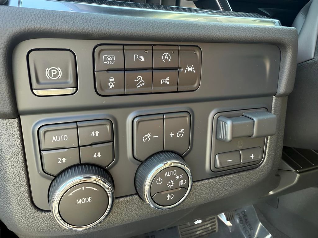 Used 2026 Chevrolet Suburban RST w/ Comfort Package image 11