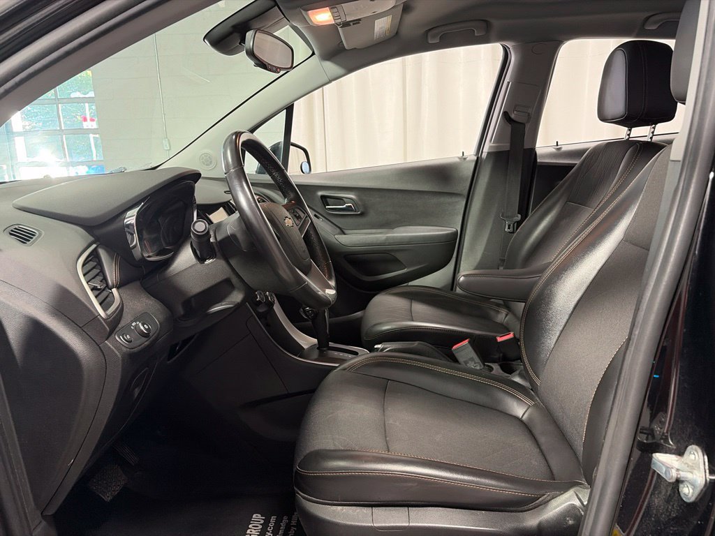 Used 2019 Chevrolet Trax LT w/ LT Convenience Package AWD/4WD image 15