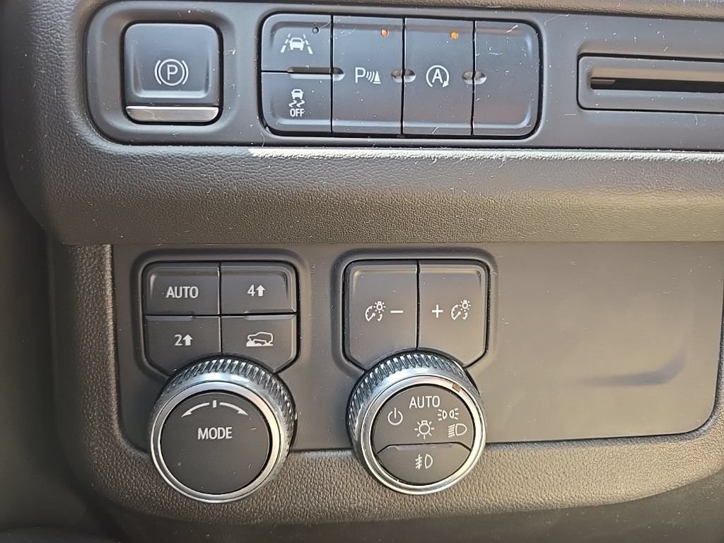 Used 2023 GMC Yukon XL SLT AWD/4WD image 25
