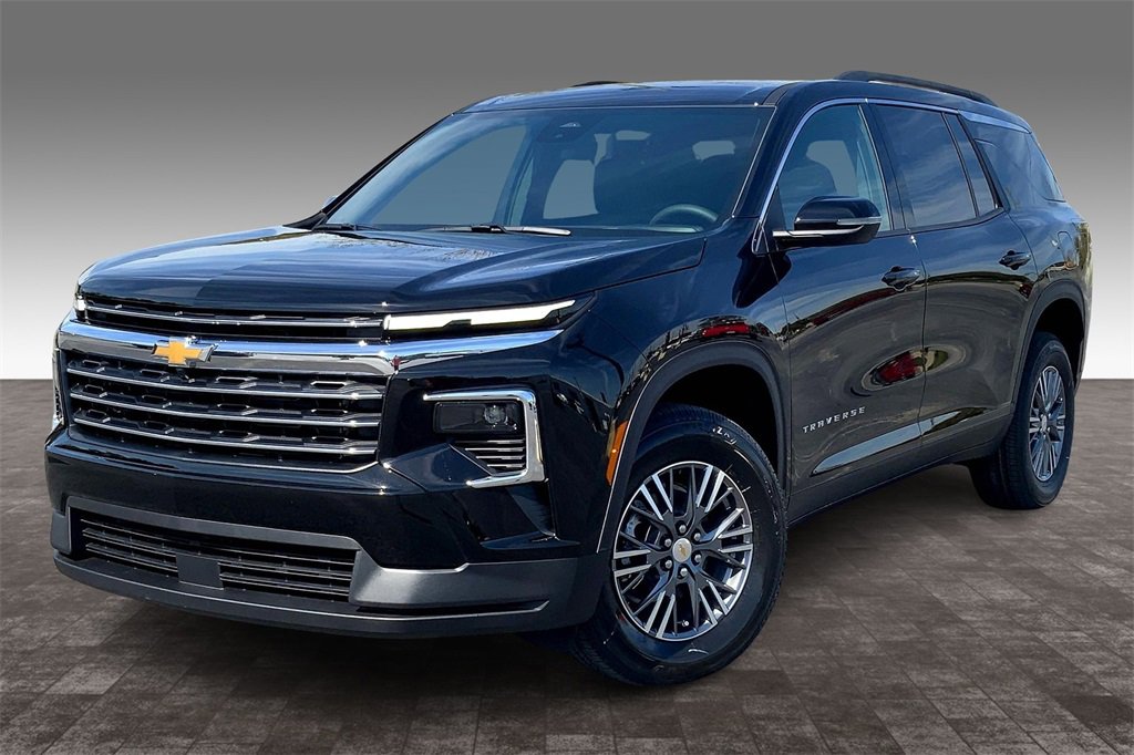 New 2026 Chevrolet Traverse LT image 2