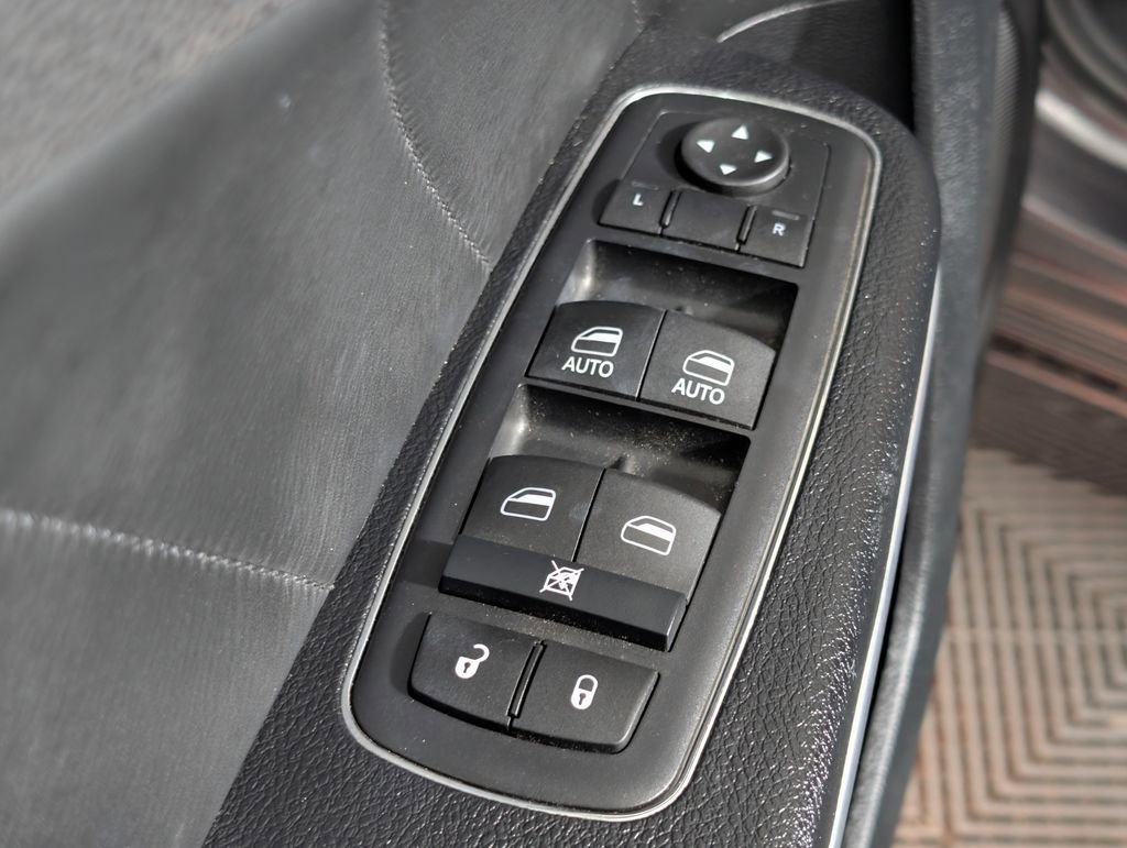 Used 2016 Dodge Charger SRT w/ Harman/Kardon Audio Group RWD image 23