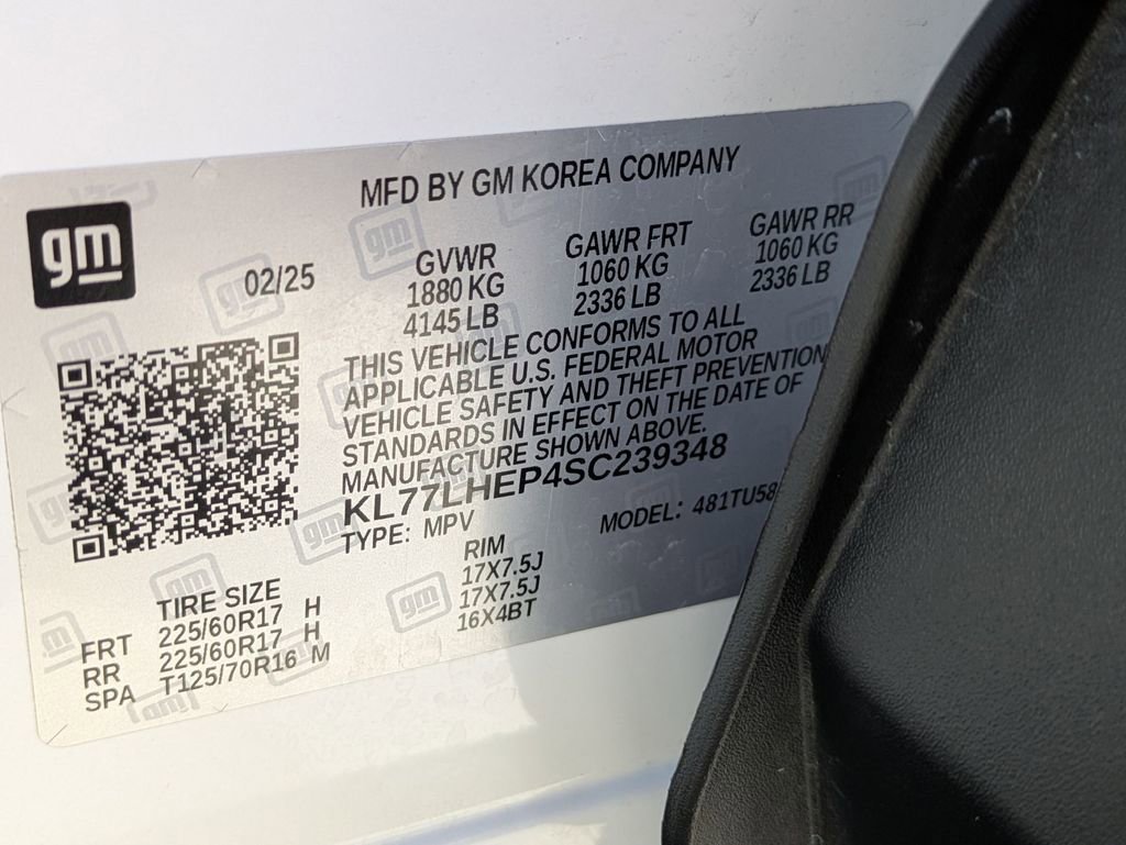 Used 2025 Chevrolet Trax LT w/ LT Convenience Package FWD image 32