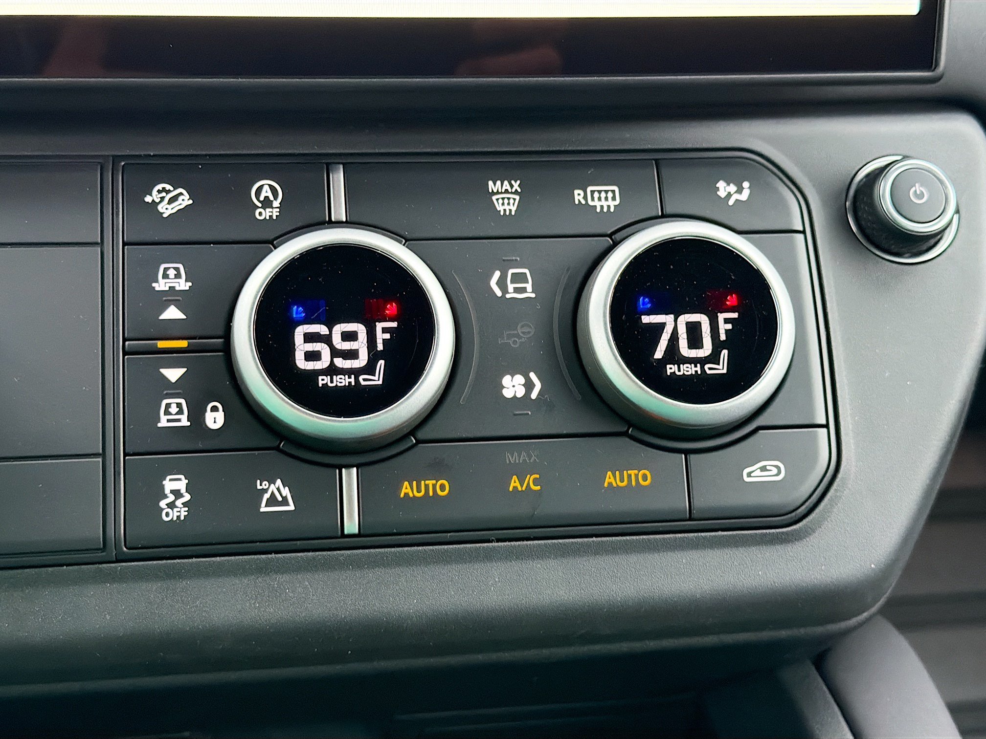 New 2026 Land Rover Defender 110 Trophy Edition AWD/4WD image 34