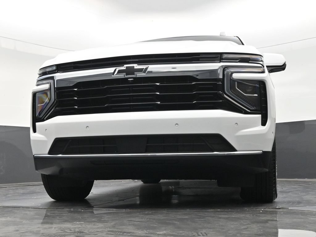 Used 2025 Chevrolet Suburban LS RWD image 26