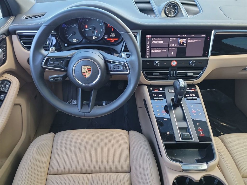 Used 2024 Porsche Macan image 19