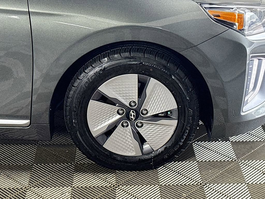 Used 2021 Hyundai Ioniq SE FWD image 22