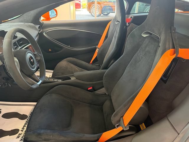 Used 2023 McLaren Artura RWD image 10