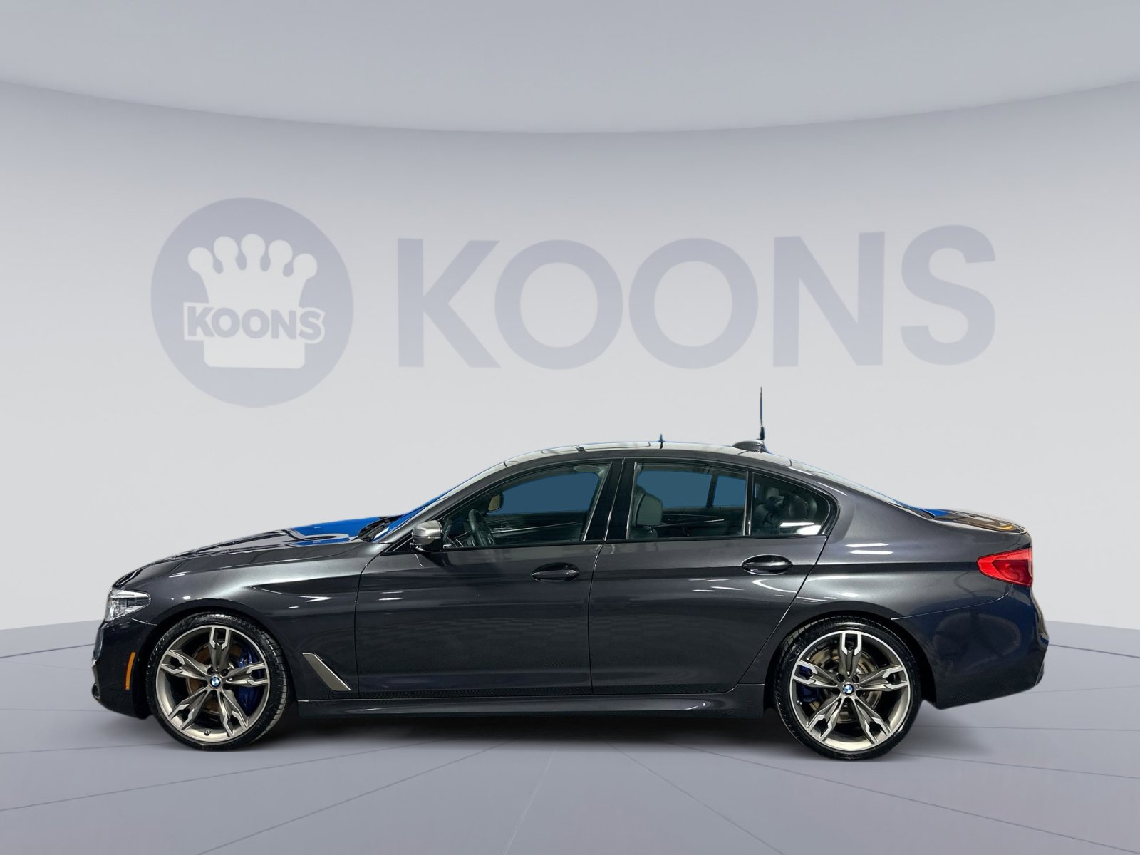 Used 2020 BMW M550i xDrive image 2