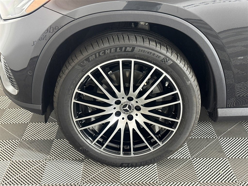 Certified 2025 Mercedes-Benz GLC 300 image 12