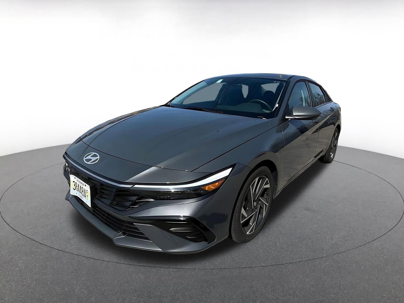 Used 2025 Hyundai Elantra SEL image 3