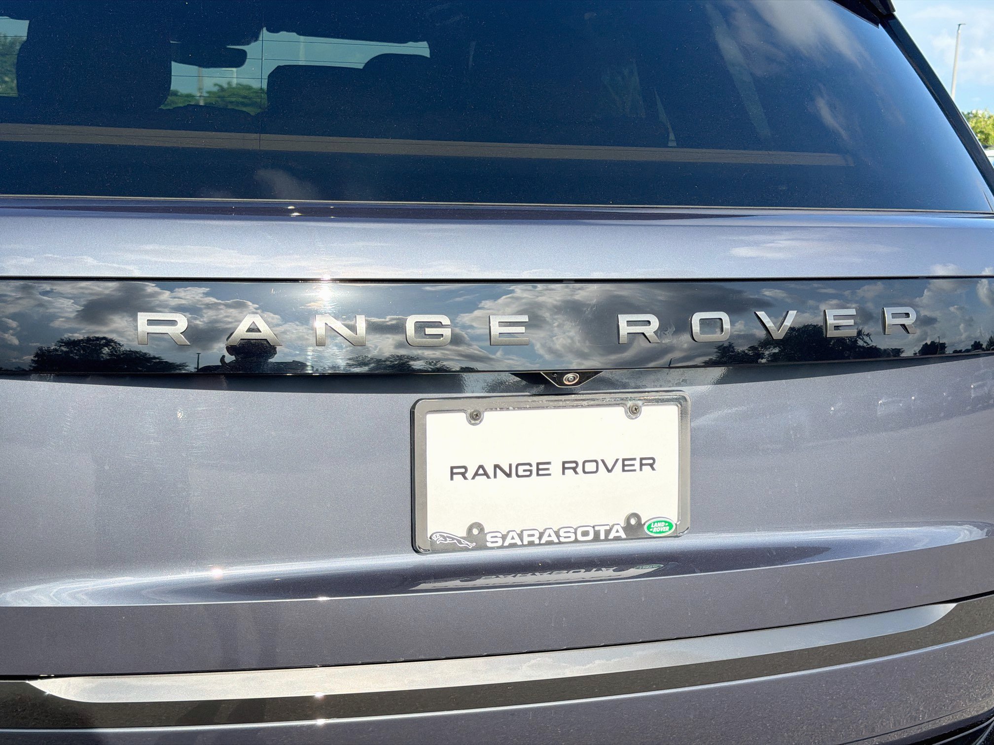 Used 2025 Land Rover Range Rover SE AWD/4WD image 11