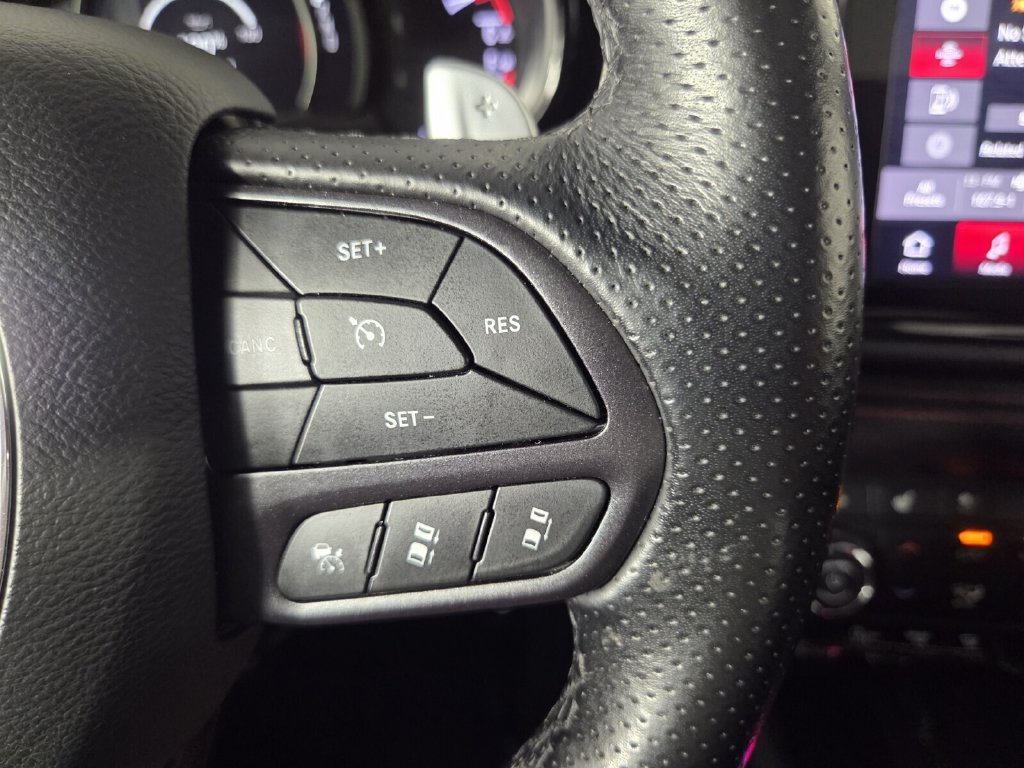Used 2025 Dodge Durango GT AWD/4WD image 16
