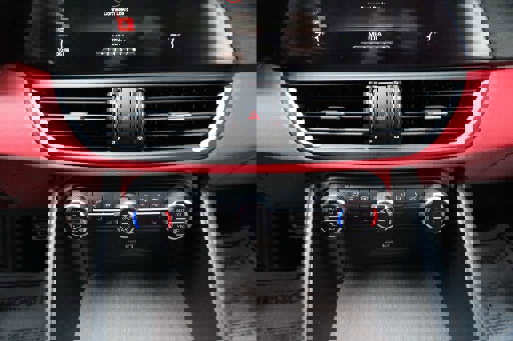 Used 2019 Alfa Romeo Giulia Ti w/ Quick Order Package 22Z Lusso image 27