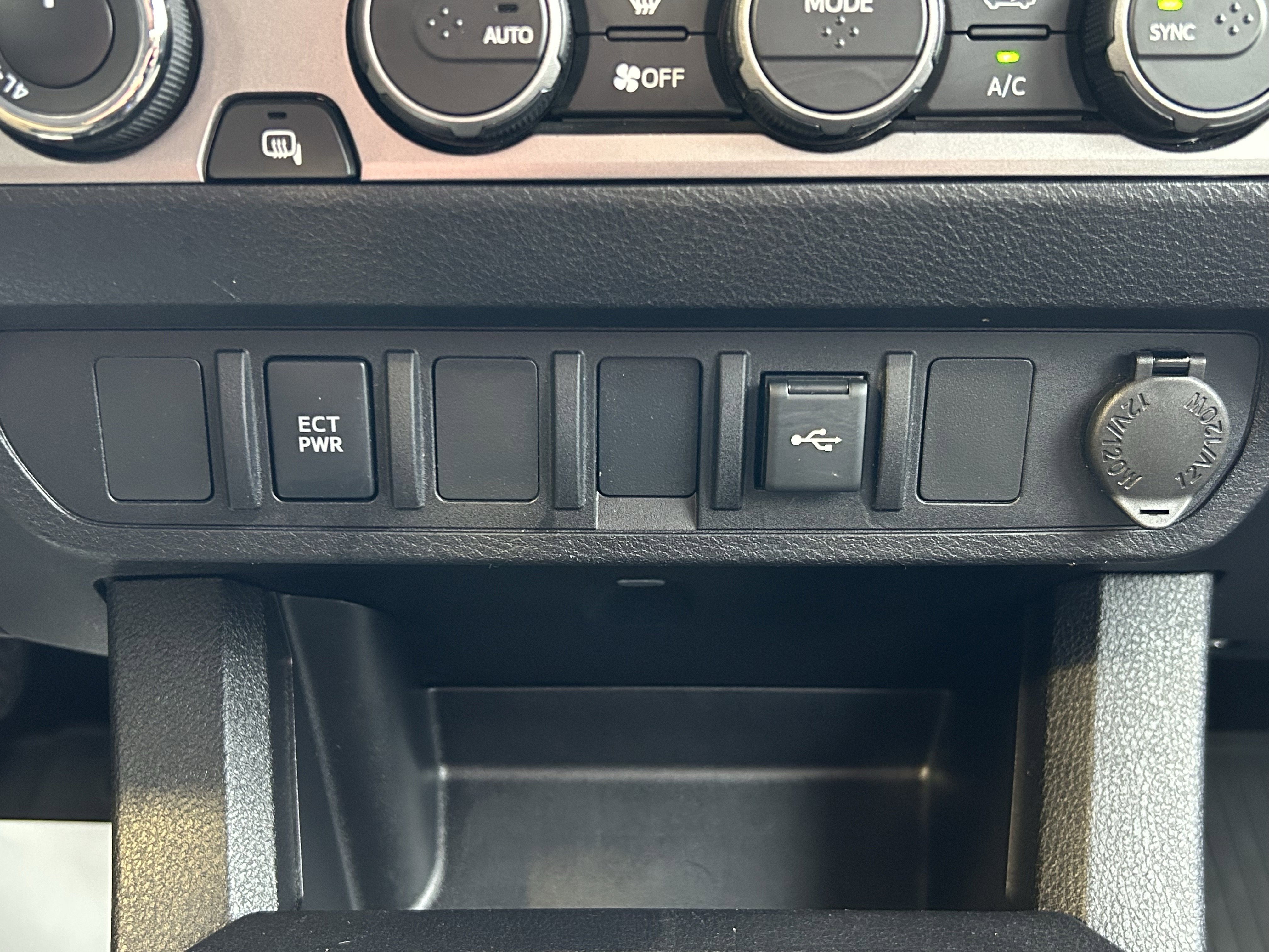 Used 2022 Toyota Tacoma SR image 28