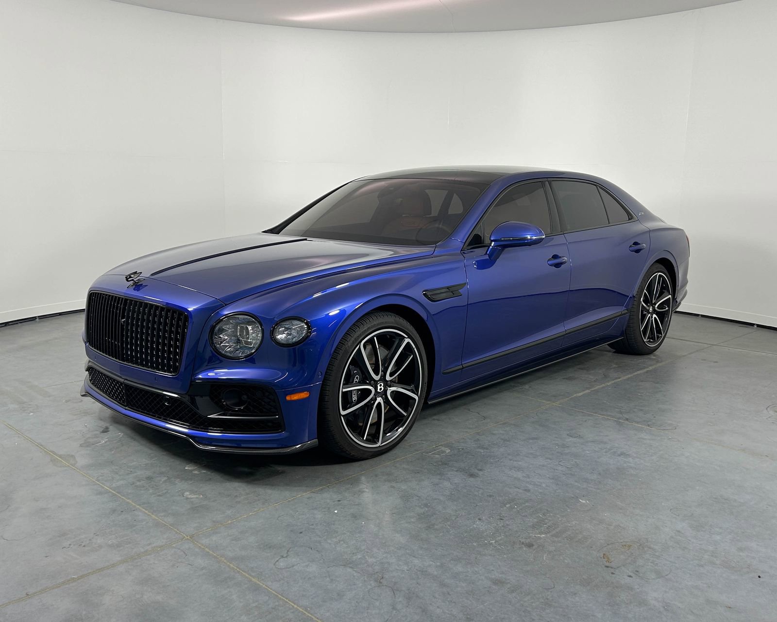 Used 2024 Bentley Flying Spur V8 image 7