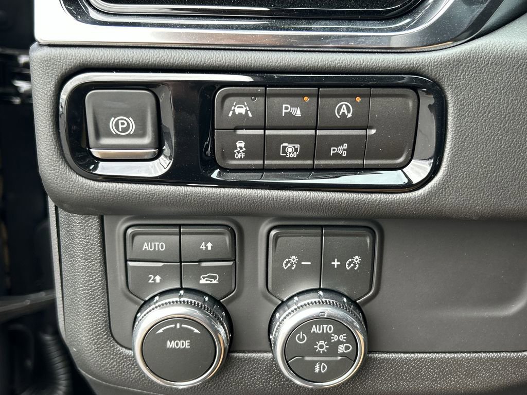 New 2026 GMC Yukon Elevation image 18