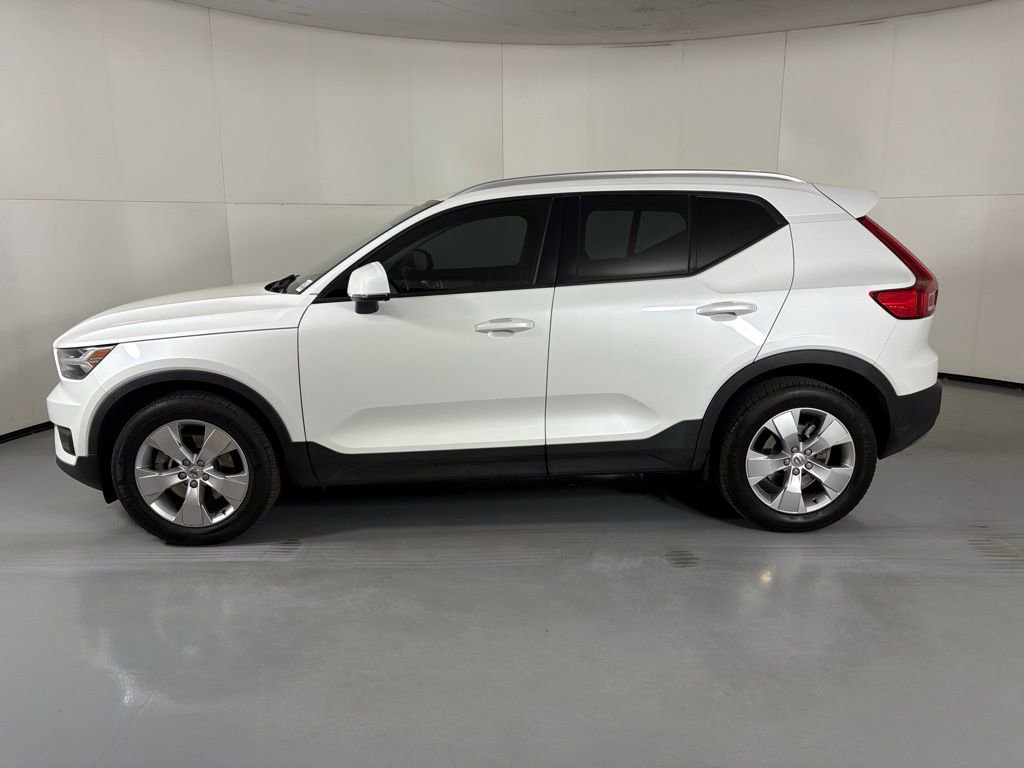 Used 2021 Volvo XC40 T5 Momentum AWD/4WD image 5