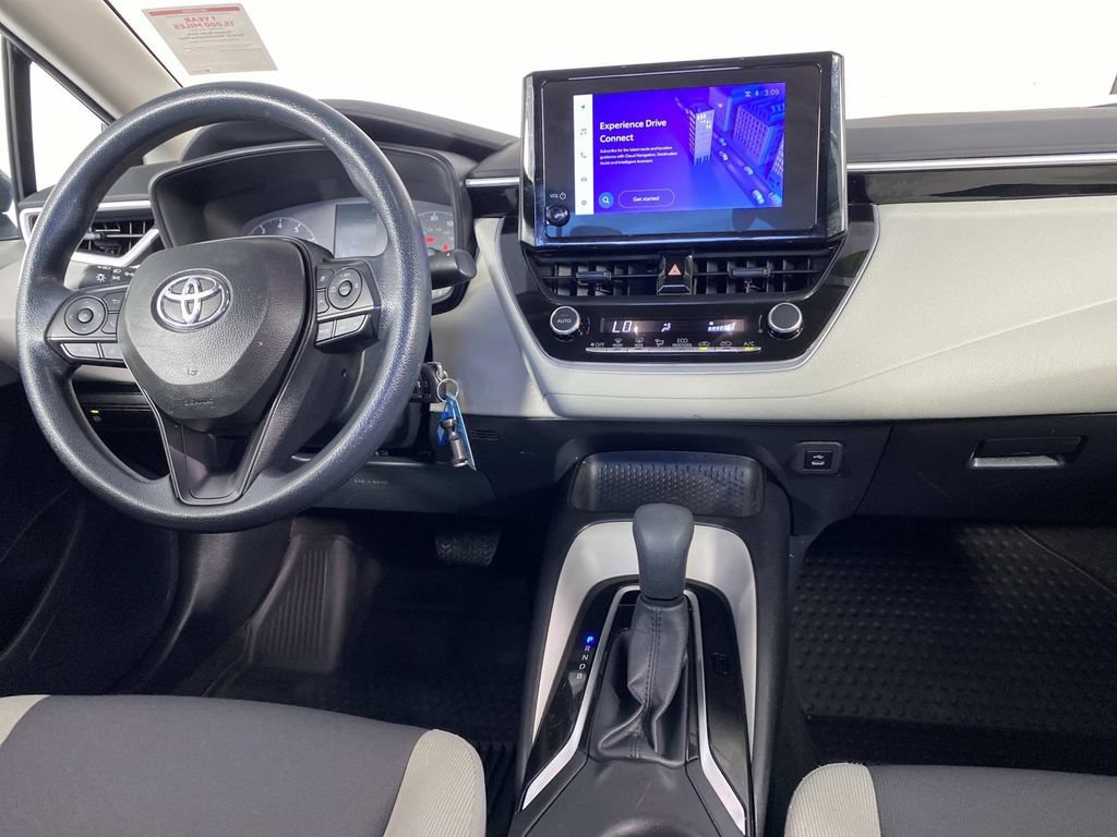 Used 2025 Toyota Corolla LE FWD image 13