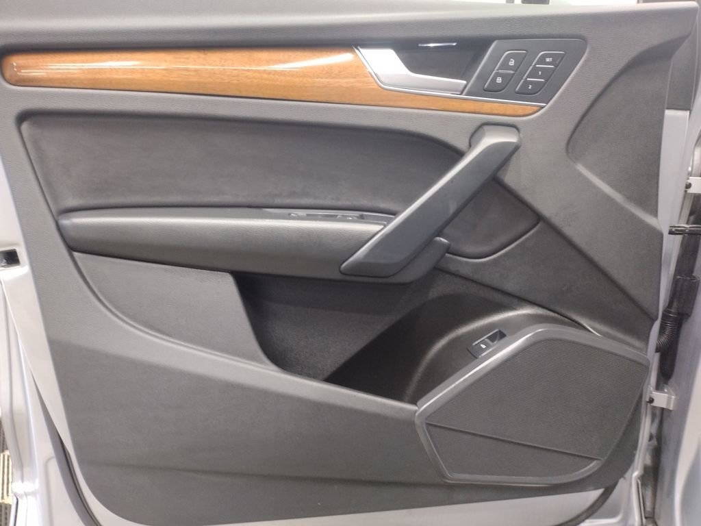 Used 2022 Audi Q5 2.0T Premium image 19