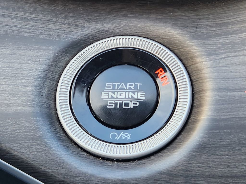 Used 2024 Jeep Grand Cherokee L Limited w/ Luxury Tech Group II image 21