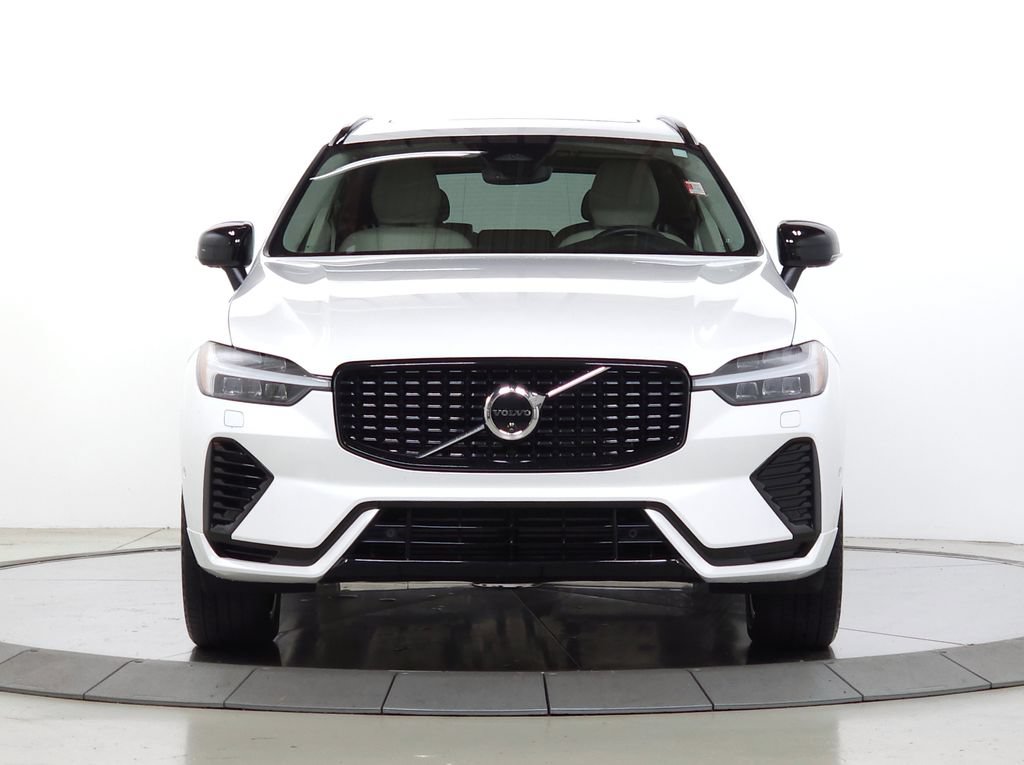 Used 2025 Volvo XC60 T8 Plus w/ Climate Package AWD/4WD image 2