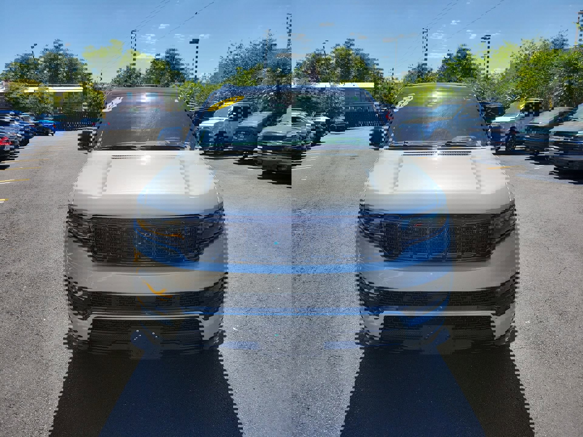 Used 2024 Jeep Grand Wagoneer L Series II w/ Quick Order Packagew 28T AWD/4WD image 2