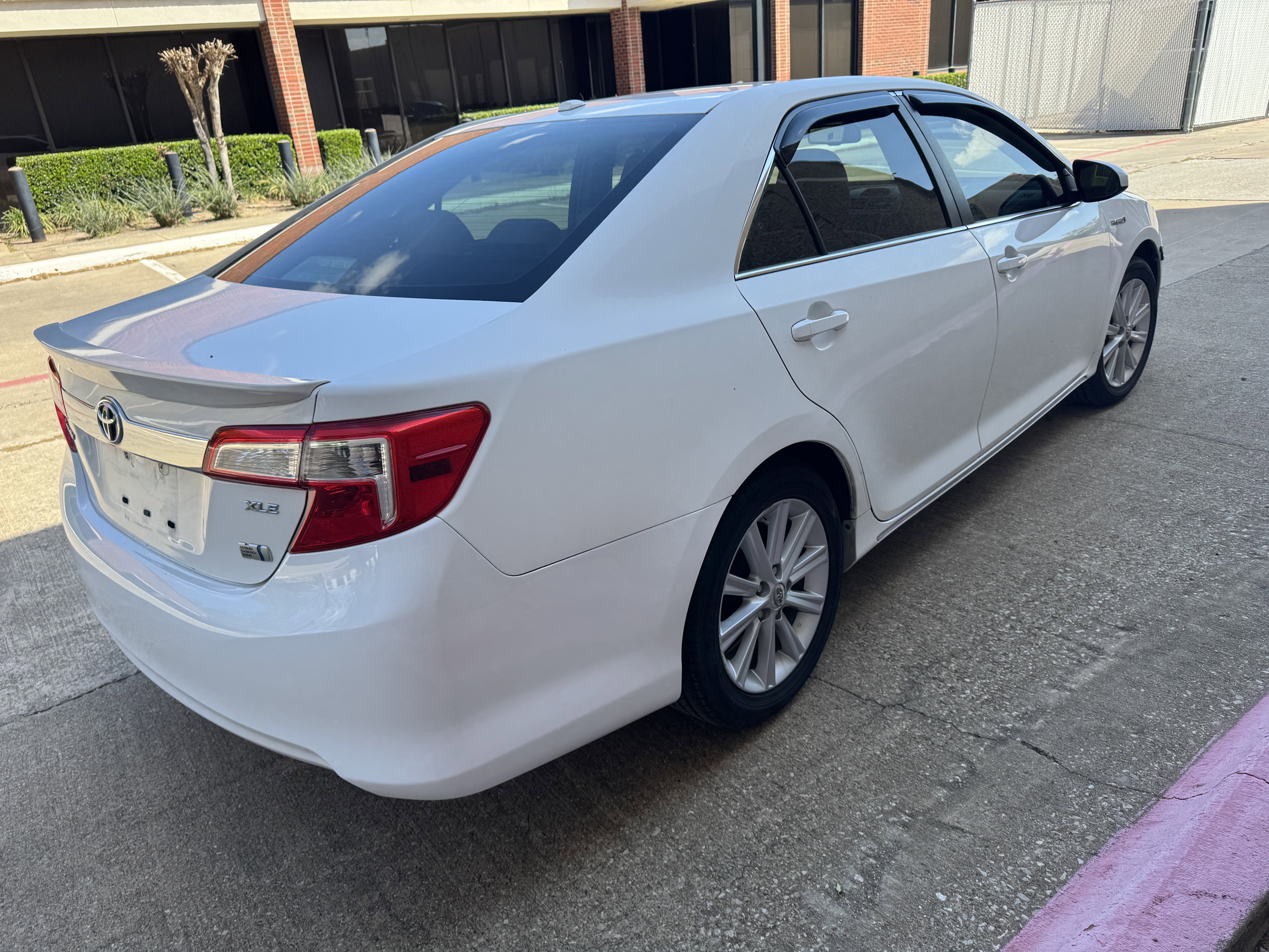 Used 2012 Toyota Camry XLE w/ Leather Pkg image 6