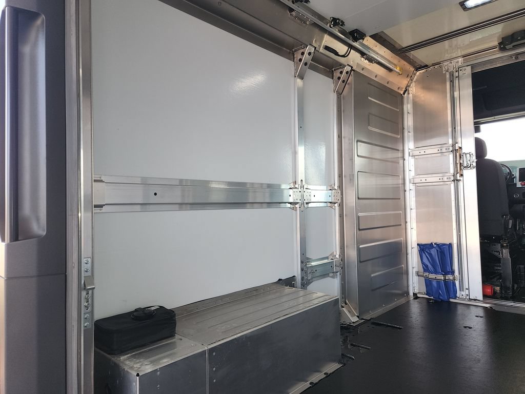 Used 2024 Chevrolet Brightdrop 400 w/ Commercial Equipment Package AWD/4WD image 15