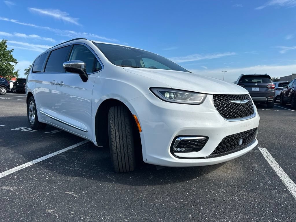 Used 2023 Chrysler Pacifica Limited FWD image 13
