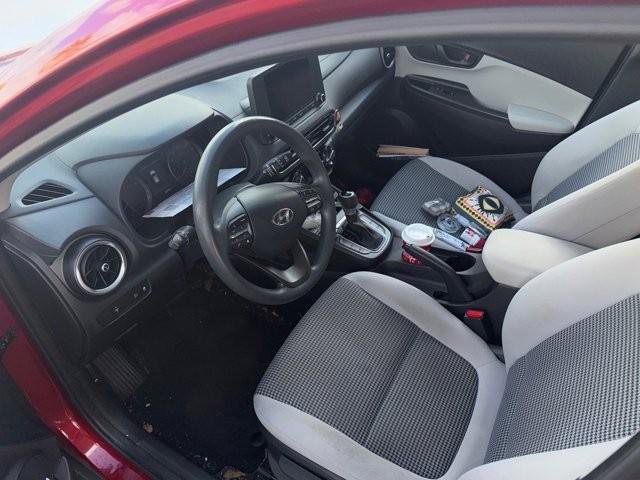 Used 2023 Hyundai Kona SE image 4